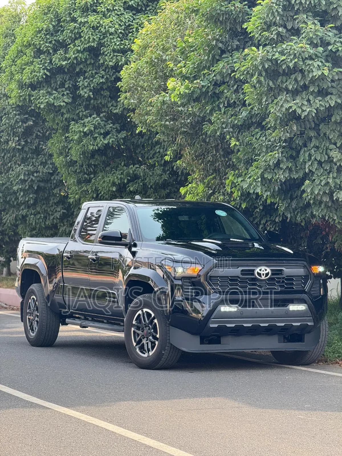 Toyota Tacoma SR5 Double Cab 5' Bed AT Black-first-image