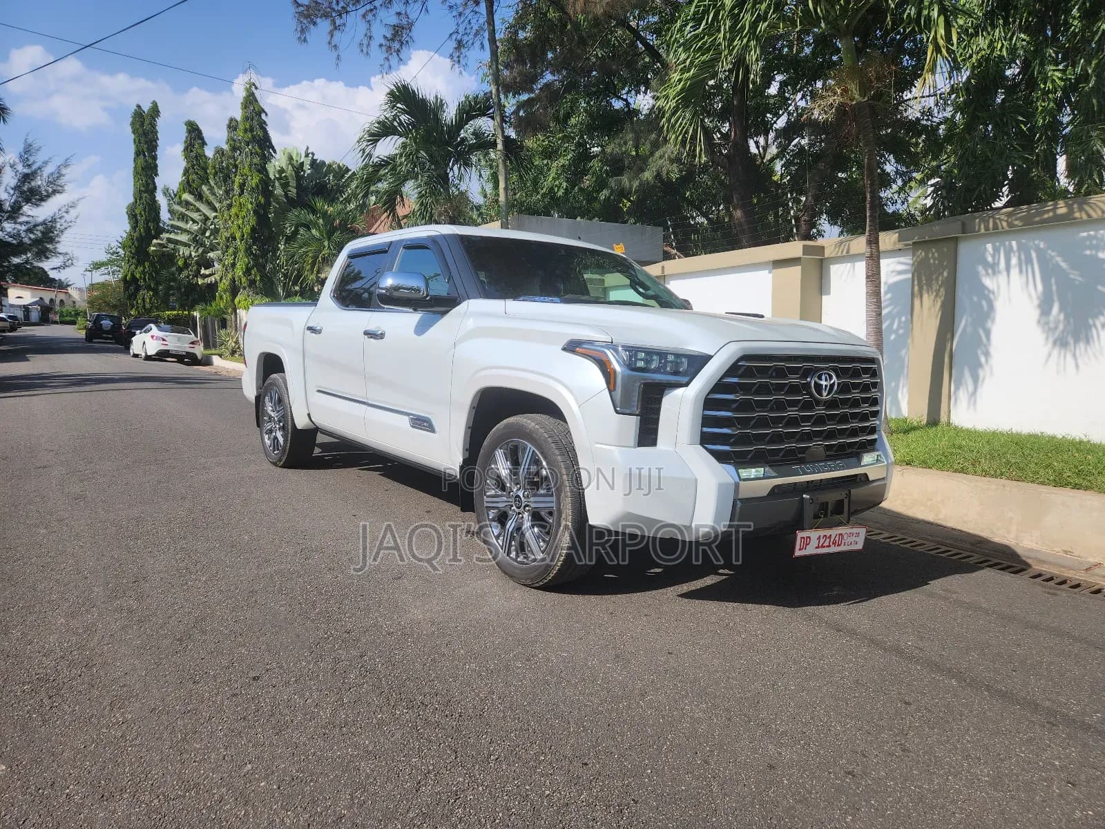 Toyota Tundra Platinum CrewMax 5.5' Bed White-first-image